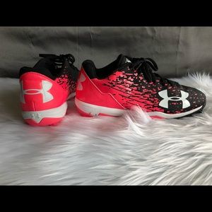 Girl’s Size 5 Under Armour Baseball Cleats